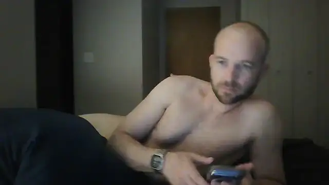 Luke_James লাইভ XXX চ্যাট