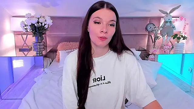 Show modela MiaMuse na web-kameri