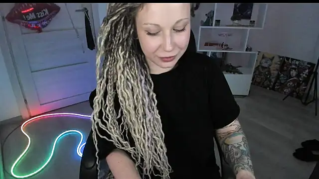 HoneySallyMoore Adlı Modelin Canlı XXX Sohbeti