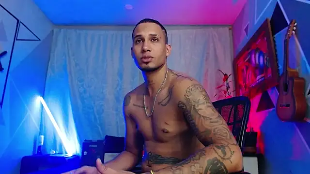 MagnusFrost live XXX chat