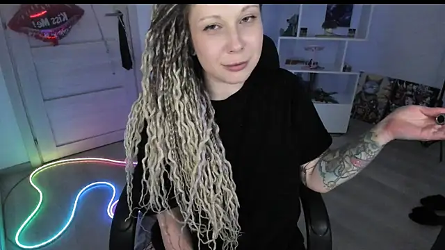 HoneySallyMoore Adlı Modelin Canlı XXX Sohbeti