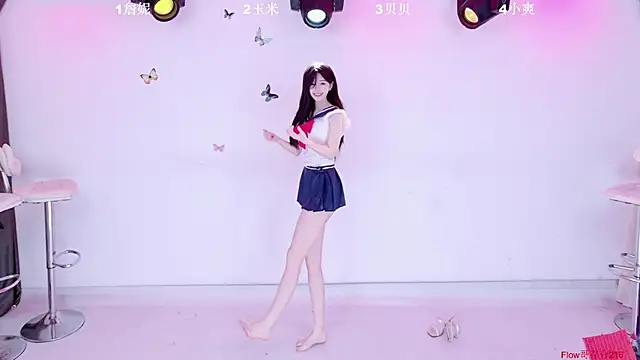 LOVE-001 Adlı Modelin Canlı XXX Sohbeti