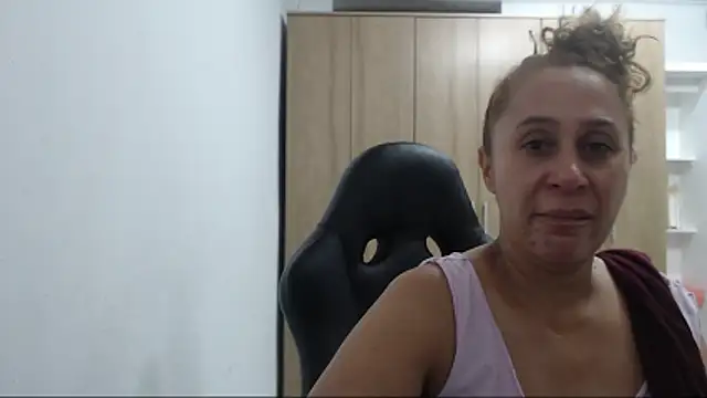RoxanaLove9 Live XXX-Chat