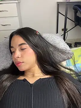 Czat XXX na żywo – Milleradhara24