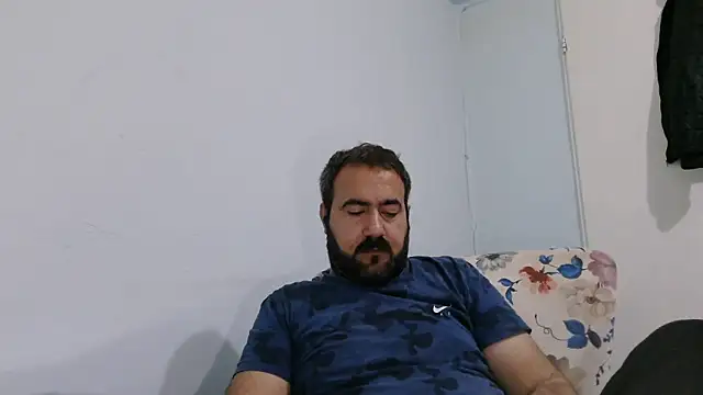 Chatroom XXX en direct de mio_jaks