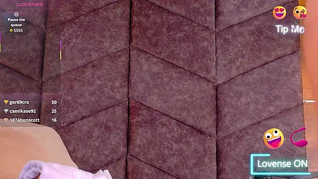 Chat +18 de FernandaBrown__ ao vivo