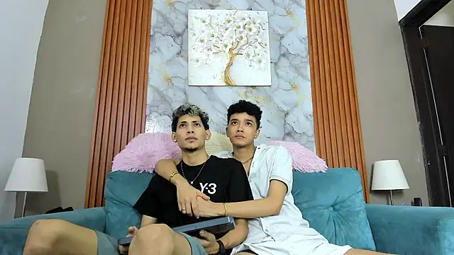 YOUNG_BOYS_HELL 在線直播表演