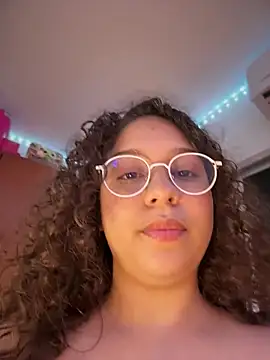 Shara_dreams' Webcam Show