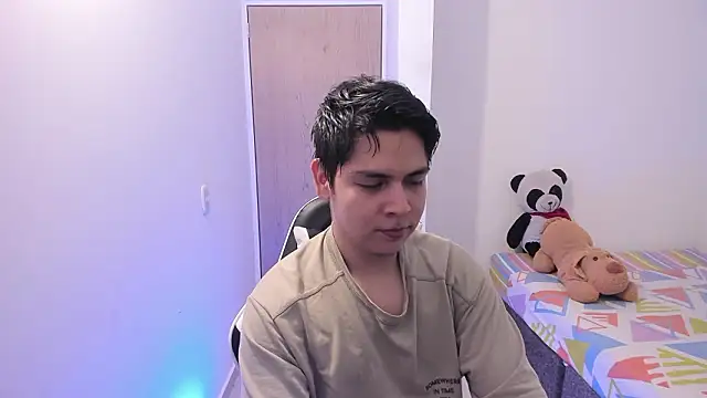 Pokazy przed kamerką – Asta_YunoXXX