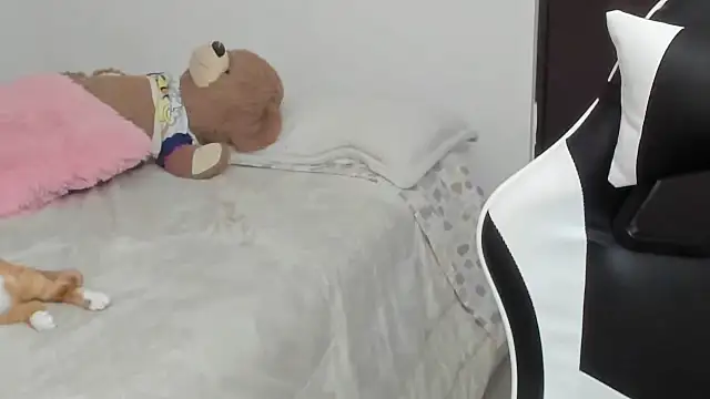 __Emma__11__Lecat_のライブXXXチャット