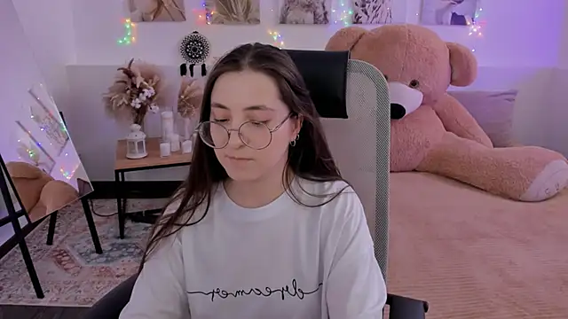 VirtuallVoyant 라이브 XXX 채팅