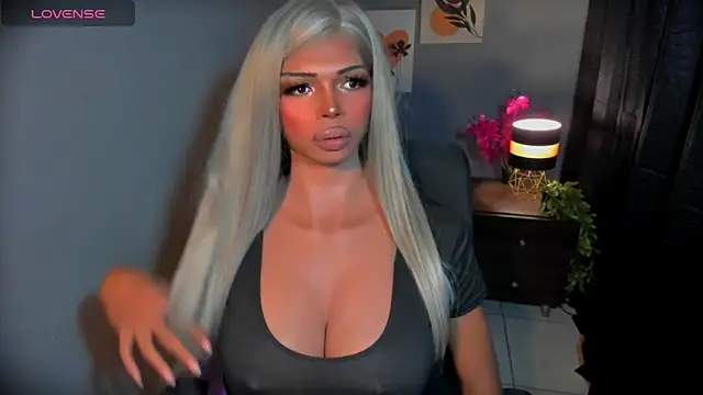 xEllaineCumsLotx 在線直播表演