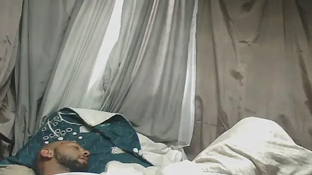 Camodick Adlı Modelin Canlı XXX Sohbeti