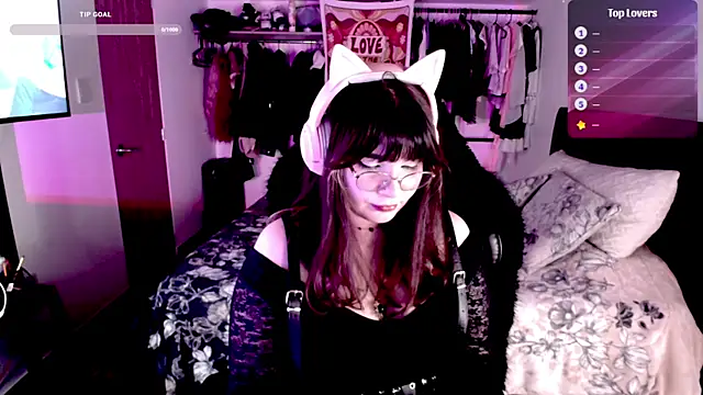 ElyNoiruwuのライブXXXチャット