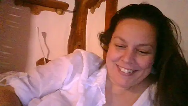 fulloferotic Adlı Modelin Canlı XXX Sohbeti