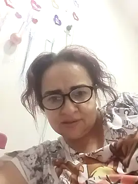 tany90's Live XXX Chat