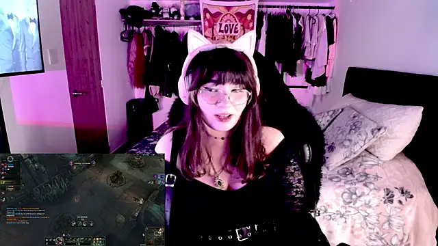 Chatroom XXX en direct de ElyNoiruwu