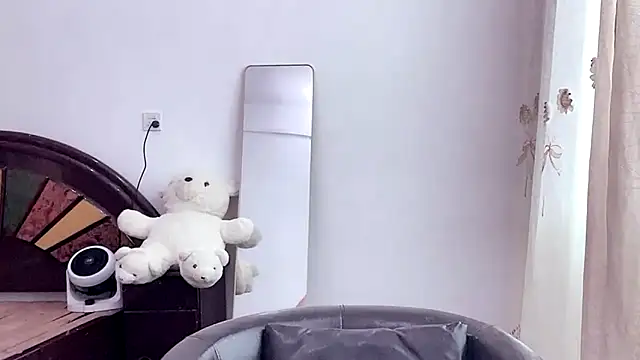 yiyibaby2026 网络视讯表演