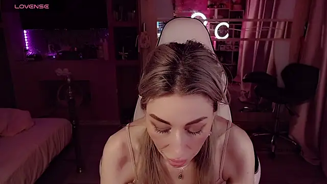 Chatroom XXX en direct de AnnieGOld_