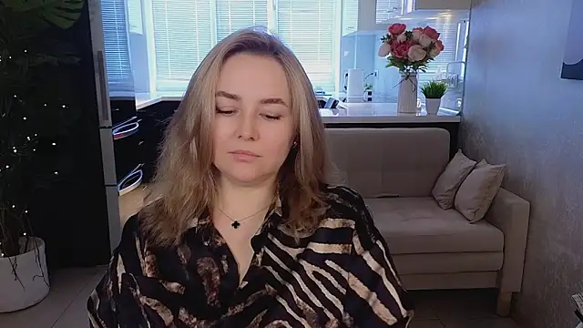 XXX chat uživo modela Mira_Mermayd