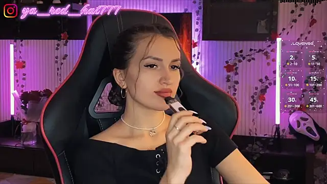 -RED_HAT- Live XXX-Chat