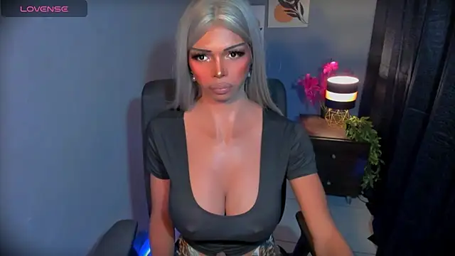 Pokazy przed kamerką – xEllaineCumsLotx