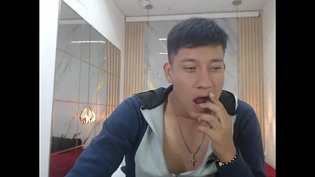 DominantBoy4 webcam show