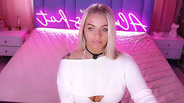 AllwaysHotJ Adlı Modelin Canlı XXX Sohbeti