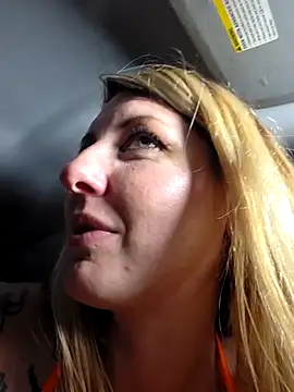 Chatroom XXX en direct de SheIsSomething