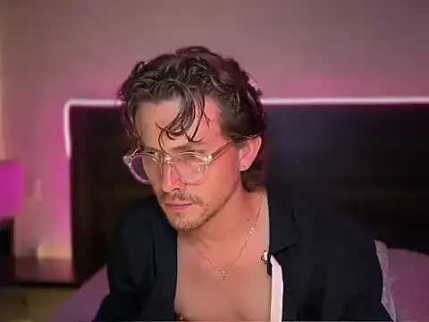 mcklister_kinky_feets: вебкам-шоу