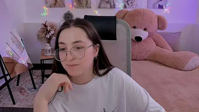 VirtuallVoyant Chat XXX live