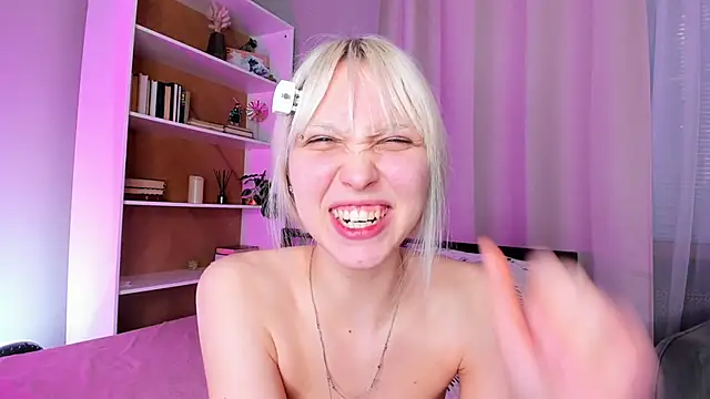 ErinBissonnette: вебкам-шоу