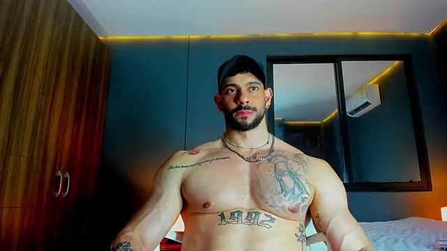 massimo_visconti's Live XXX Chat