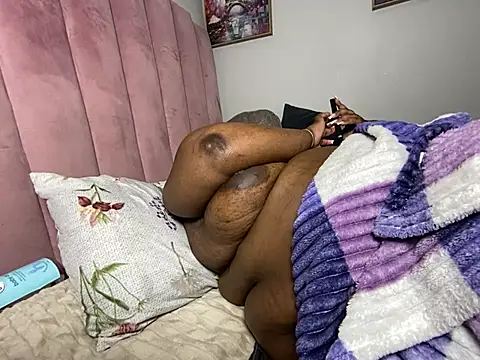 MissLola27 Chat XXX live