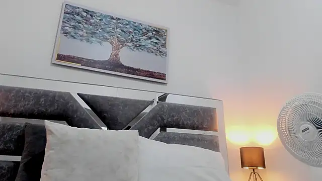 Slut_Milf_ 现场XXX聊天