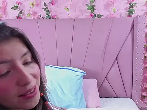 Chat +18 de EmberCooper_ ao vivo