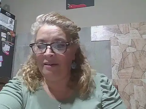 momismilf544 – Naživo XXX chat