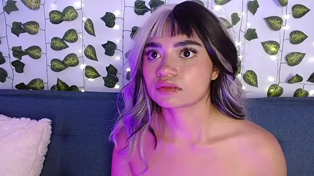 angie_boo1's Webcam Show