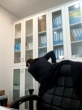 ialnuyoa_h: απευθείας συνομιλία ΧΧΧ