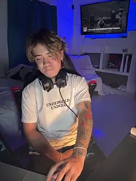 AngelLatinBoy – Kamerová šou