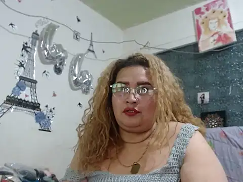 Perla1981-- Live XXX-Chat