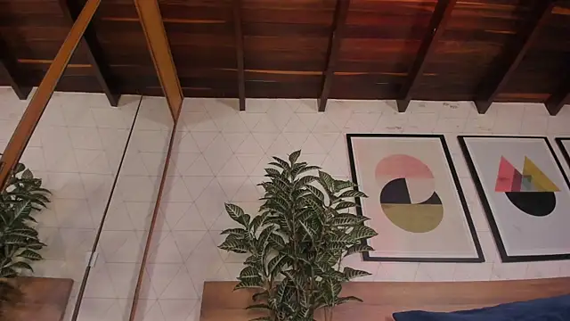 MiaKay1のライブXXXチャット