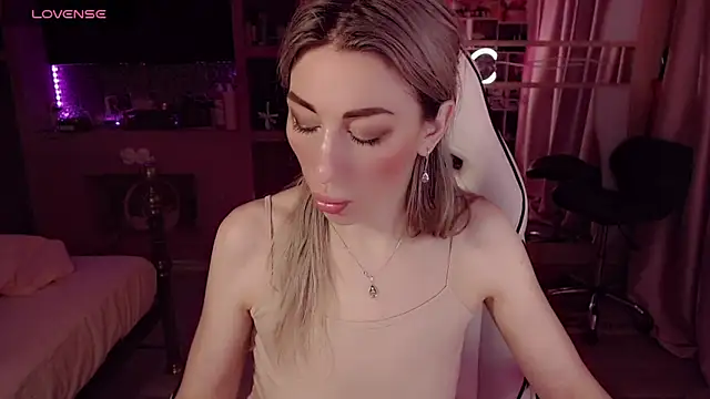 Chat XXX en directo de AnnieGOld_