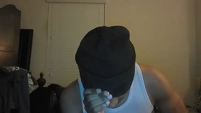 bigboytoy912 Adlı Modelin Canlı XXX Sohbeti