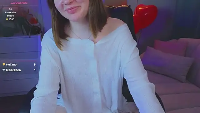 دردشة R_I_N_A الجنسية المباشرة