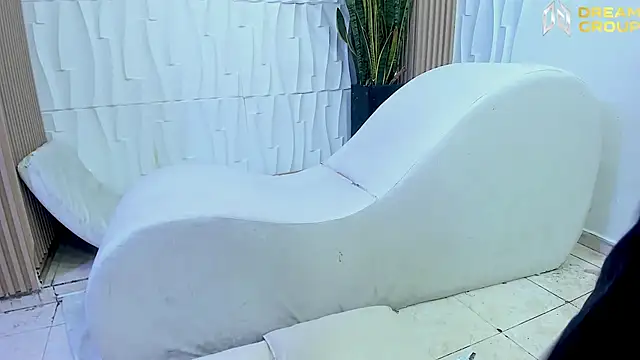 XXX chat uživo modela AmazingPartys