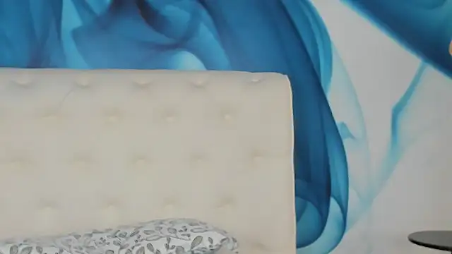 Chatroom XXX en direct de SkinnyDolly