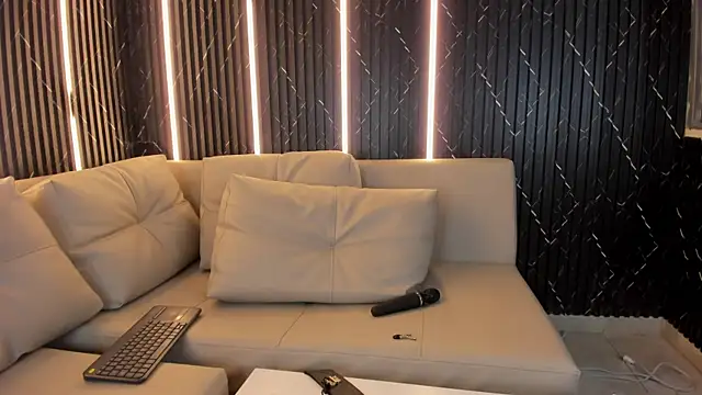 Chatroom XXX en direct de VioletRose_as