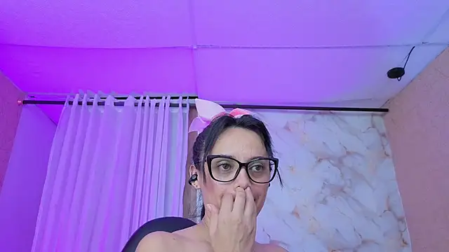 Czat XXX na żywo – QueenSallyDesire