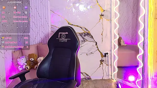 Maile_Tay Chat XXX in diretta